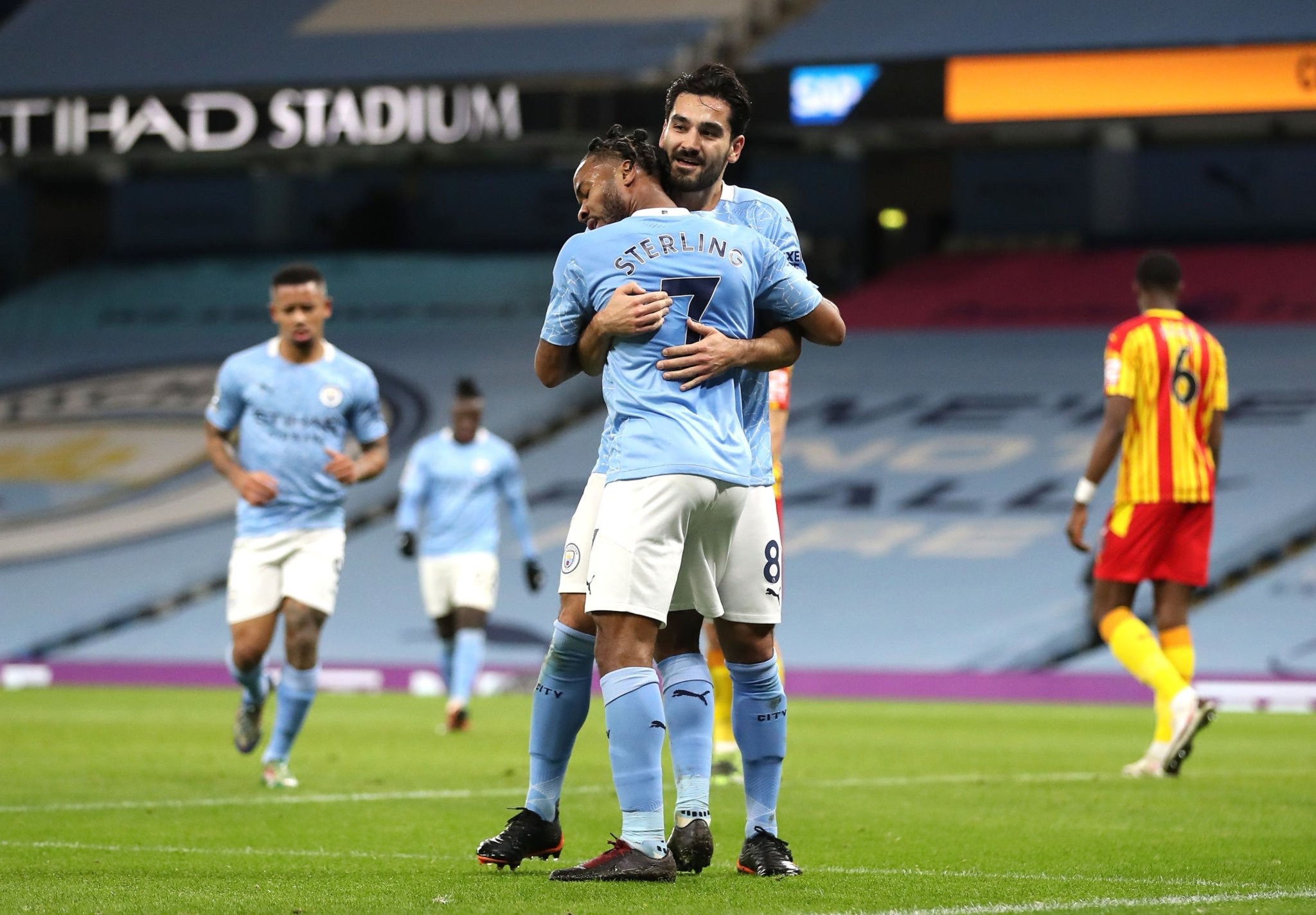 坚实的夺冠 坚实的夺冠